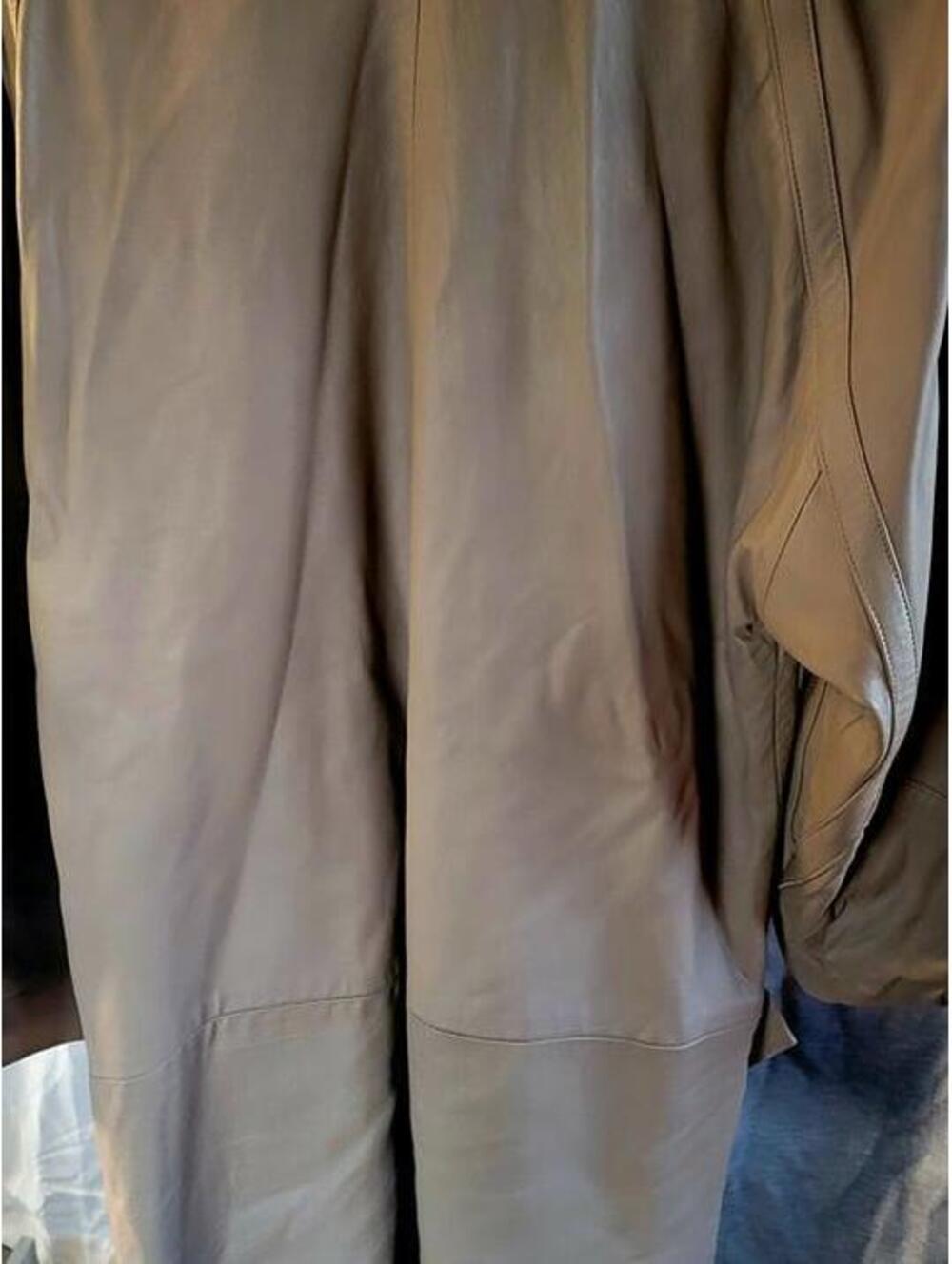 Ladies Coat - Picture 2 of 4
